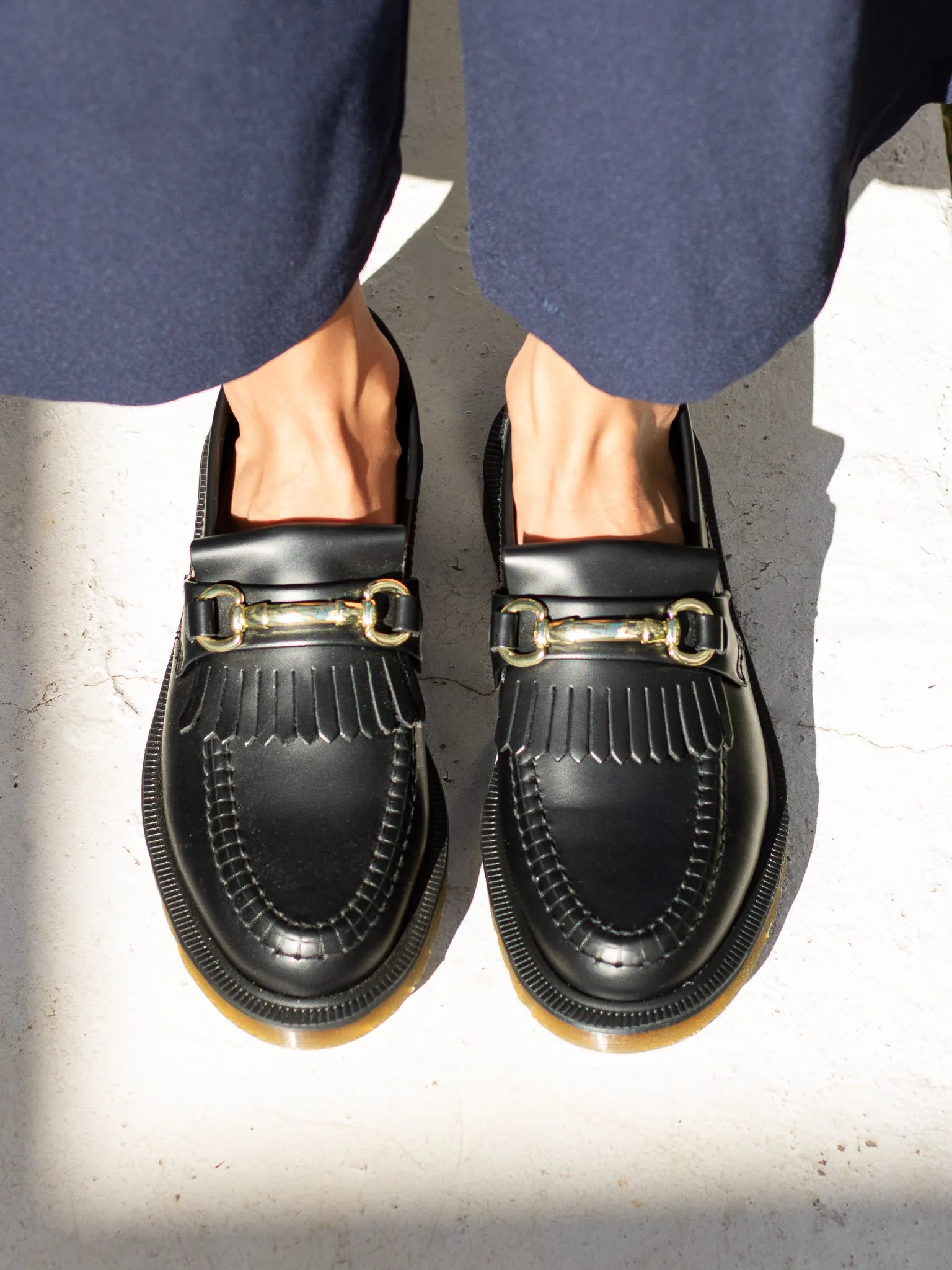 DR. MARTENS ADRIAN SNAFFLE BLACK SMOOTH