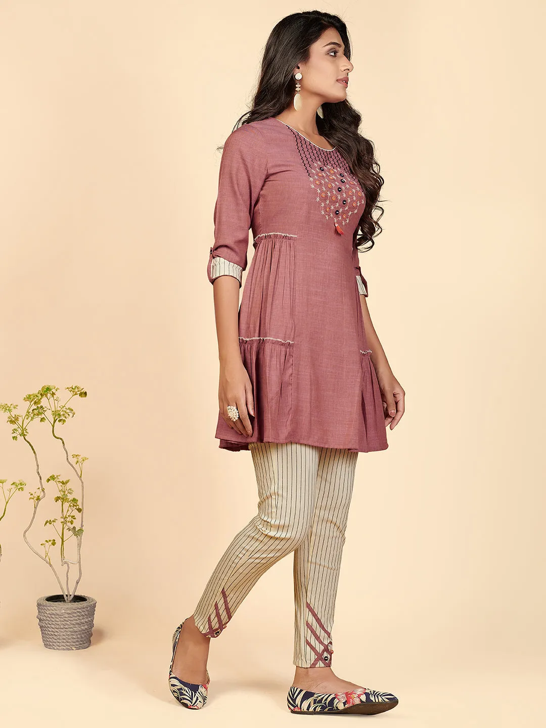 Women'S Embroidered Flared Cotton Pink Stitched Top With Pant